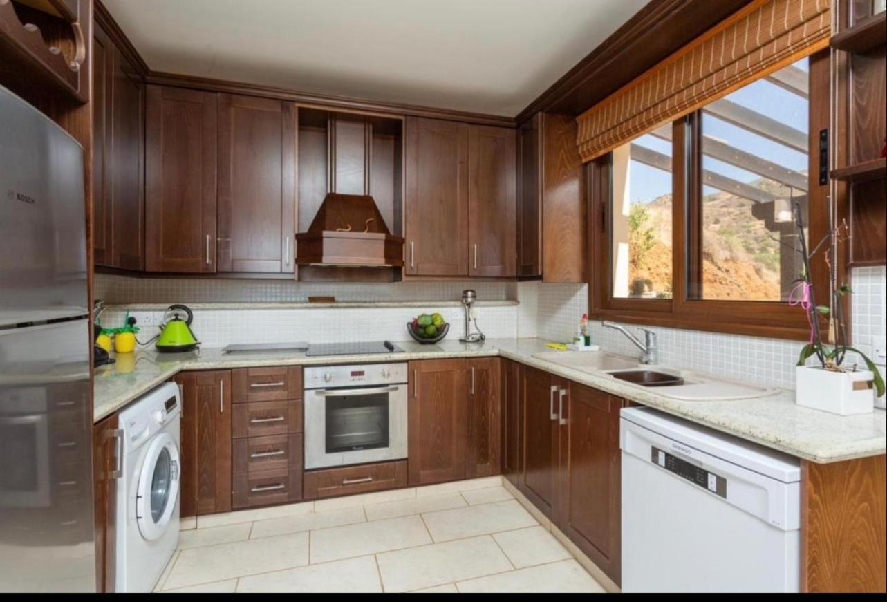 Sunset View Mermaid Villa Помос Екстериор снимка